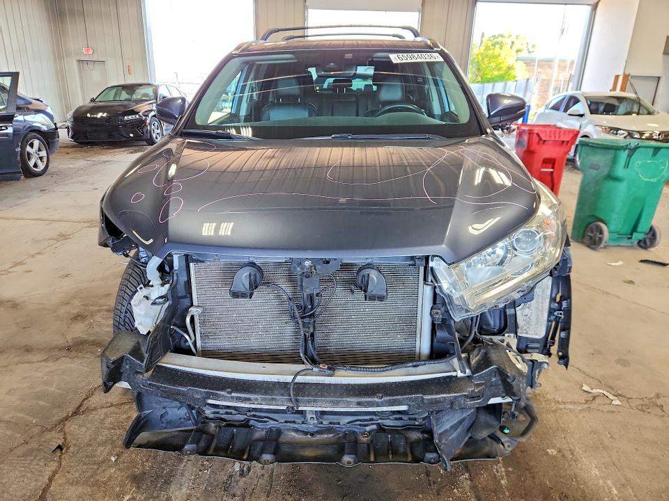 Photo 5 from auction – 2018 TOYOTA HIGHLANDER with VIN 5TDJZRFHXJS907753