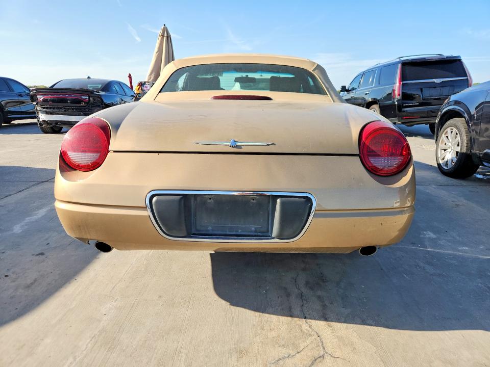 Photo 6 from auction – 2005 FORD THUNDERBIRD with VIN 1FAHP60A25Y103185