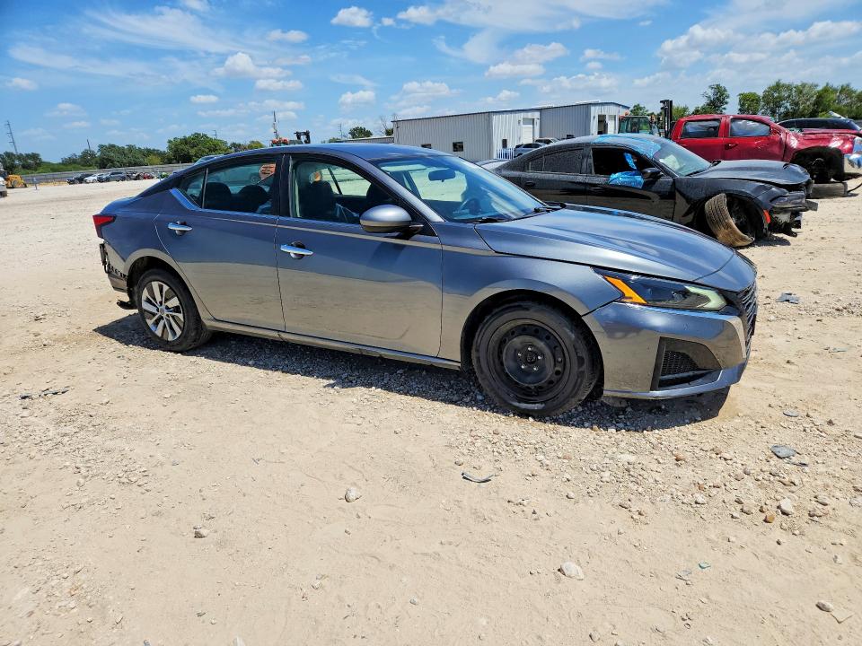 Photo 4 from auction – 2023 NISSAN ALTIMA with VIN 1N4BL4BV8PN379039