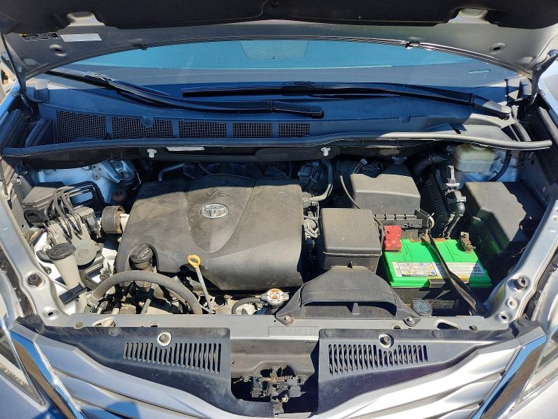 Photo 12 from auction – 2017 TOYOTA SIENNA with VIN 5TDDZ3DC7HS167557