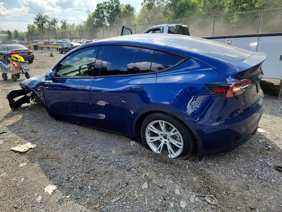 Фото 2 с аукциона – 2021 TESLA MODEL Y с VIN 5YJYGDEE2MF233590