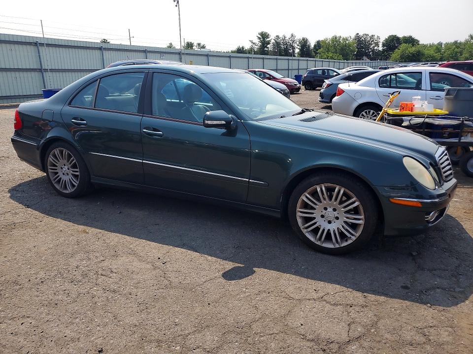 Photo 4 from auction – 2007 MERCEDES-BENZ E with VIN WDBUF87XX7B121956