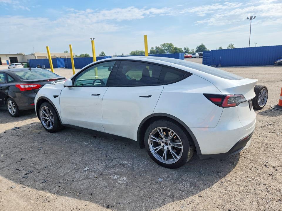 Фото 2 с аукциона – 2023 TESLA MODEL Y с VIN 7SAYGDEE7PA054532