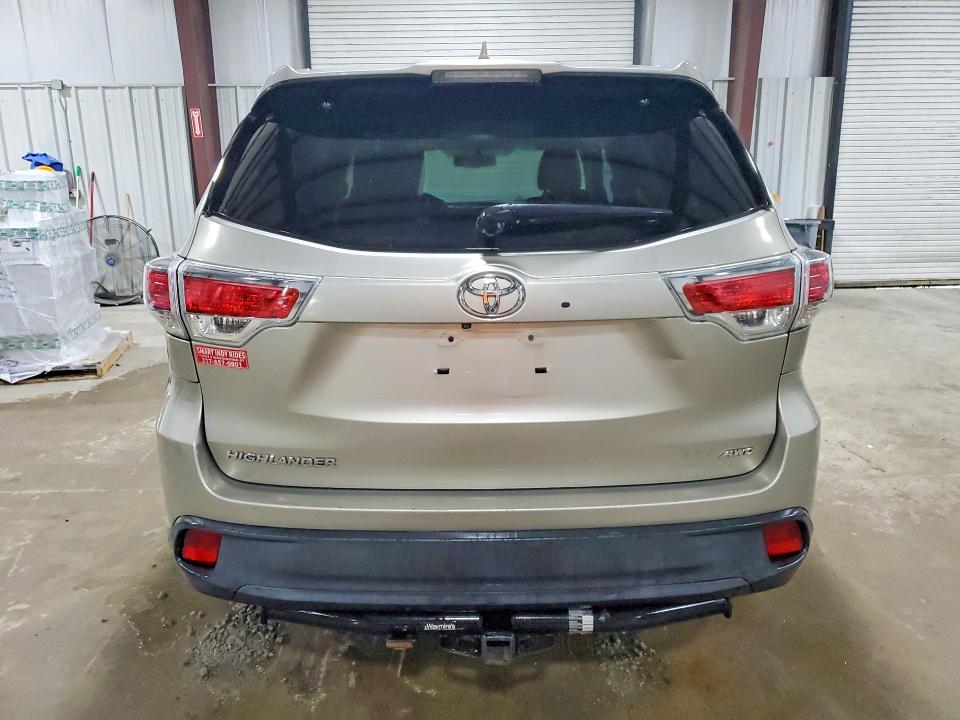 Photo 6 from auction – 2014 TOYOTA HIGHLANDER with VIN 5TDJKRFH8ES015124