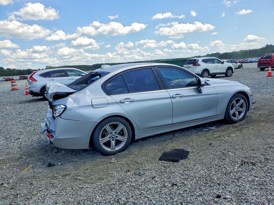 Photo 3 from auction – 2014 BMW 328 with VIN WBA3C1C56EK109685