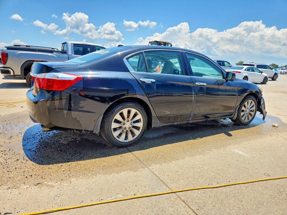 Photo 3 from auction – 2015 HONDA ACCORD with VIN 1HGCR3F89FA014789