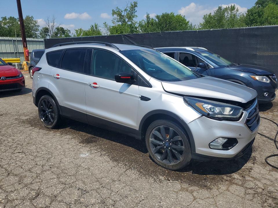 Photo 4 from auction – 2019 FORD ESCAPE with VIN 1FMCU0GD2KUA80788