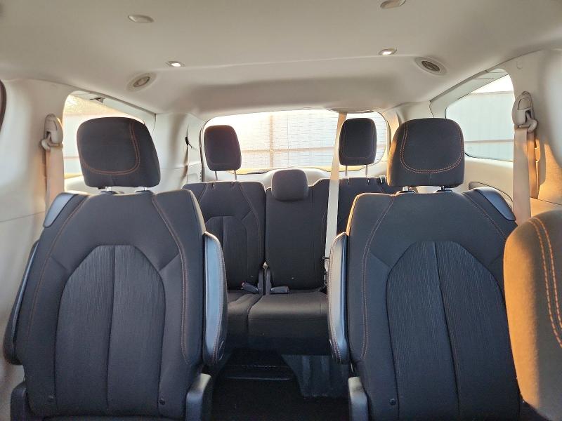Photo 10 from auction – 2017 CHRYSLER PACIFICA with VIN 2C4RC1DG5HR541347