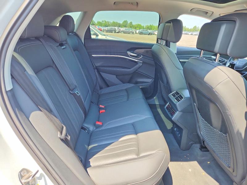 Photo 10 from auction – 2021 AUDI E-TRON with VIN WA1LAAGE2MB004976