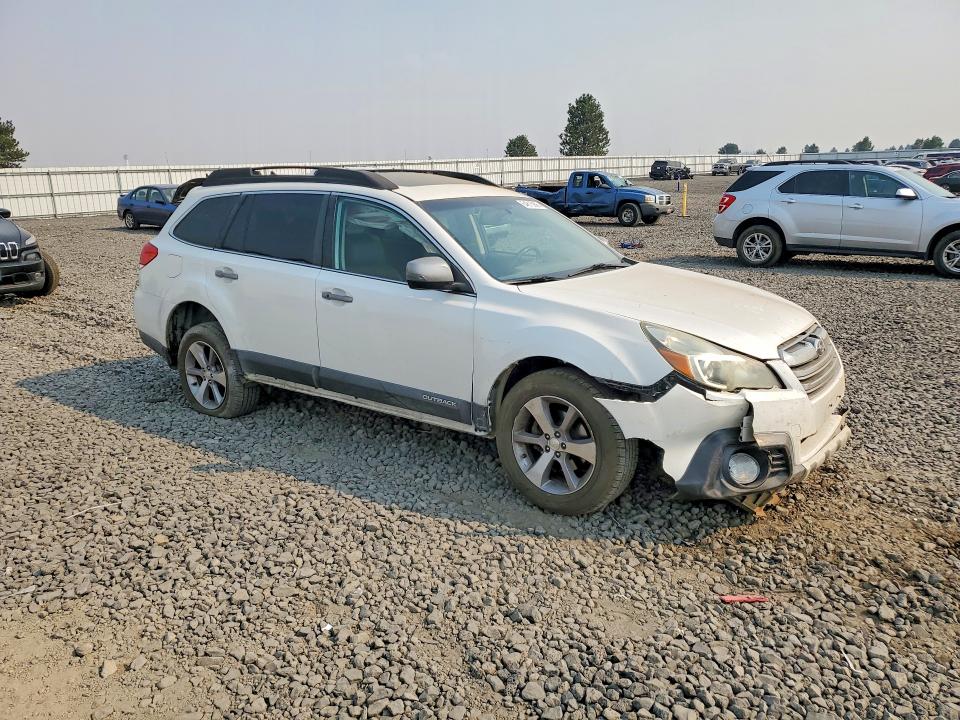 Photo 4 from auction – 2014 SUBARU OUTBACK with VIN 4S4BRBPC5E3309183
