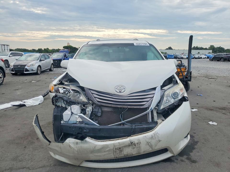 Photo 5 from auction – 2017 TOYOTA SIENNA with VIN 5TDYZ3DC3HS793205