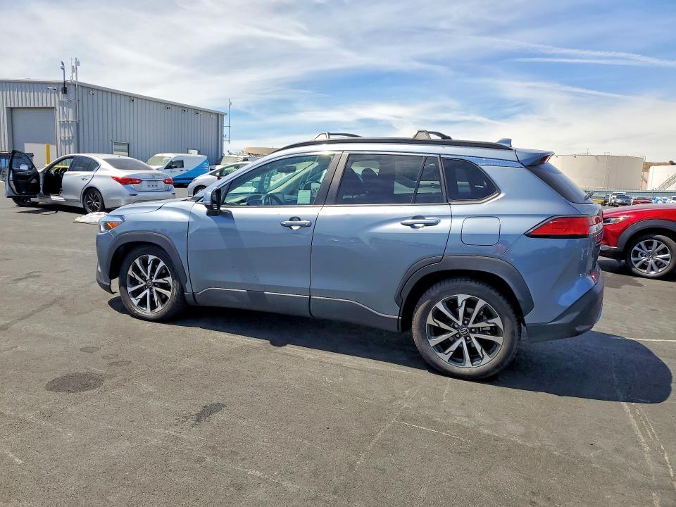 Photo 2 from auction – 2022 TOYOTA COROLLA CROSS with VIN 7MUDAABG9NV035998
