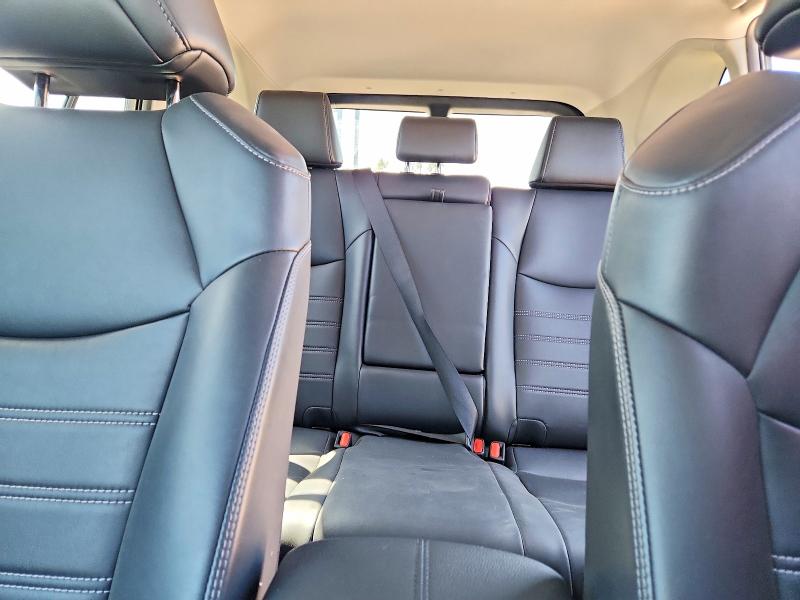 Photo 10 from auction – 2019 TOYOTA RAV4 with VIN 2T3C1RFV8KC011426