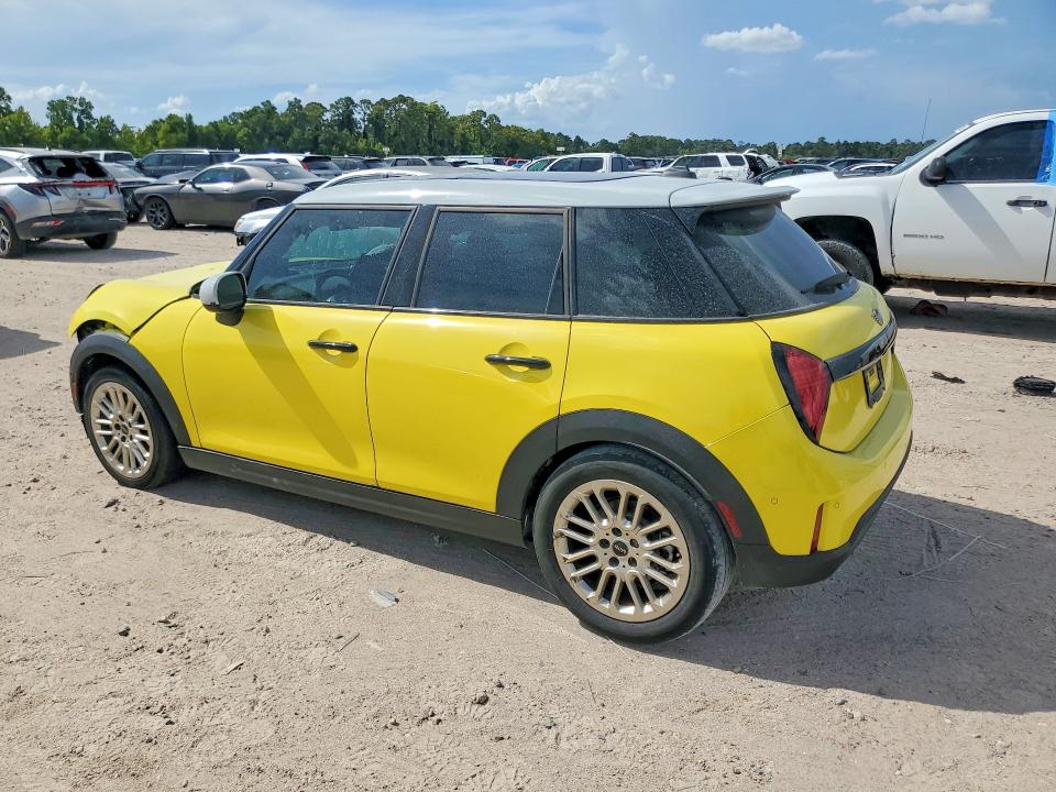 Photo 2 from auction – 2025 MINI COOPER with VIN WMW53GD0XS2X54477