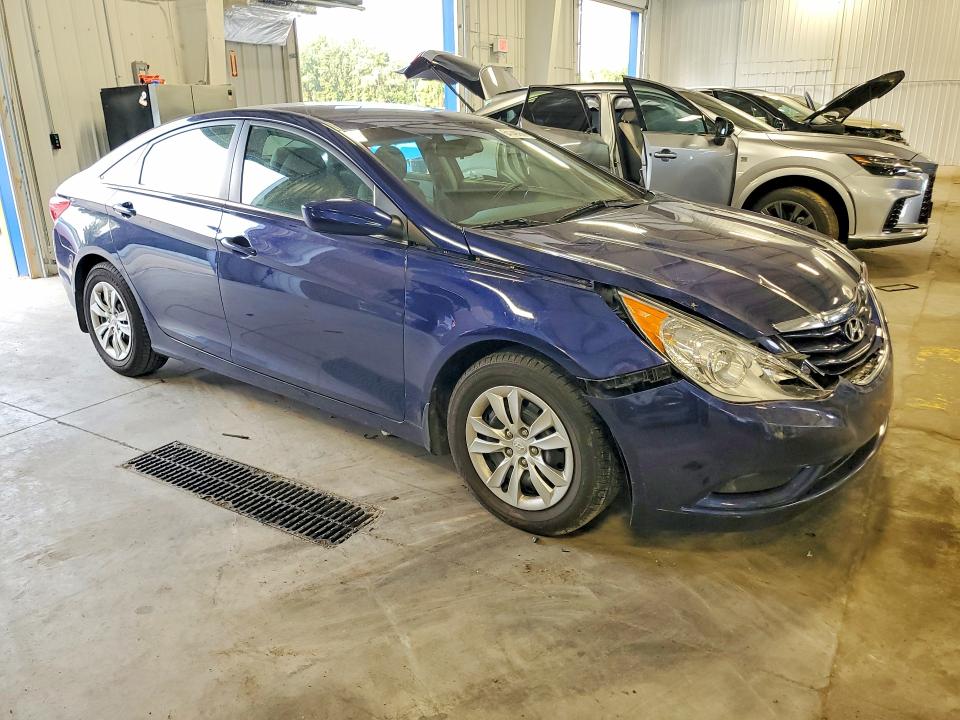 Photo 4 from auction – 2012 HYUNDAI SONATA with VIN 5NPEB4AC8CH365470