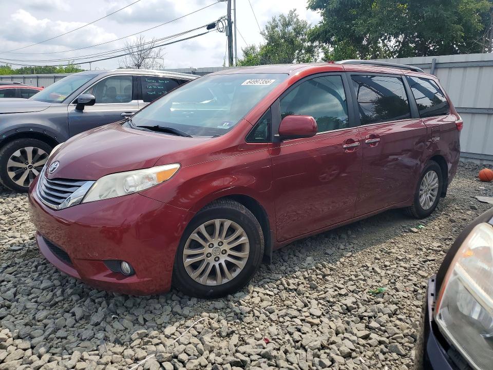 TOYOTA SIENNA 2017 with VIN 5TDYZ3DC5HS768869 - Photo from auction