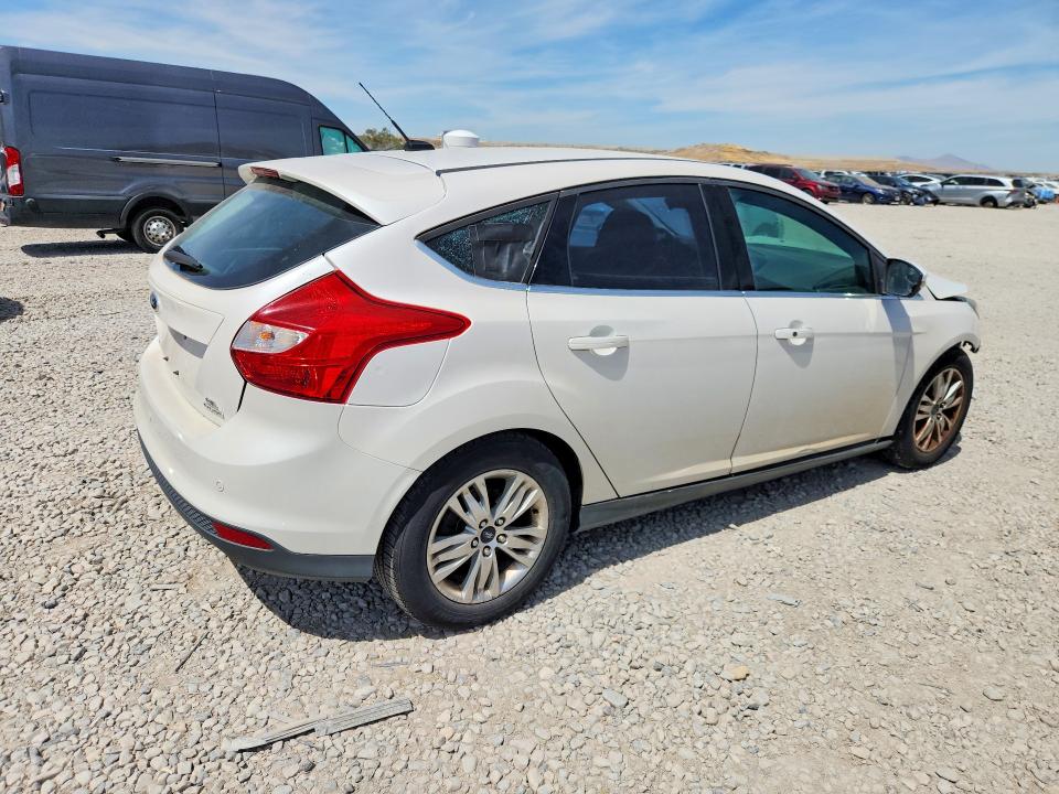 Photo 3 from auction – 2013 FORD FOCUS with VIN 1FADP3N23DL335191