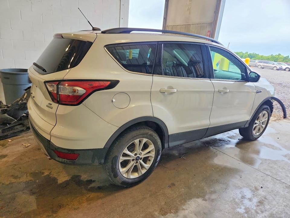Photo 3 from auction – 2018 FORD ESCAPE with VIN 1FMCU0GD4JUA58709