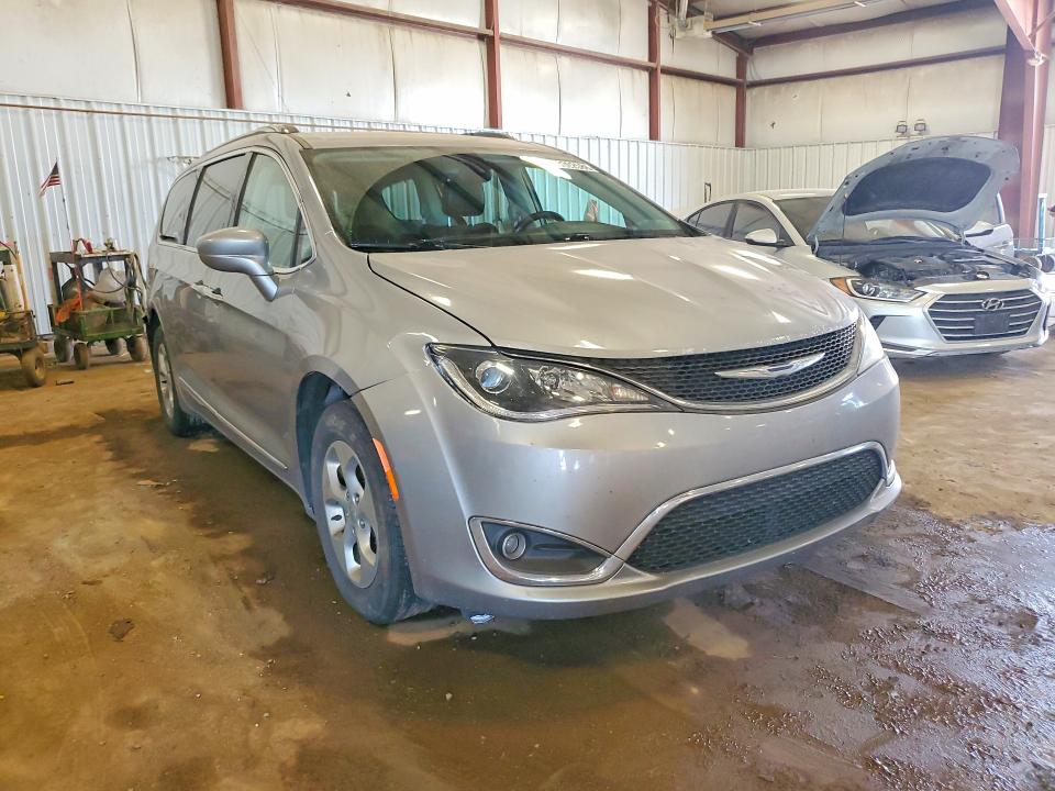 Photo 4 from auction – 2017 CHRYSLER PACIFICA with VIN 2C4RC1EG0HR511736