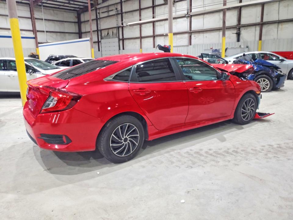 Photo 3 from auction – 2018 HONDA CIVIC with VIN 2HGFC2F52JH580284
