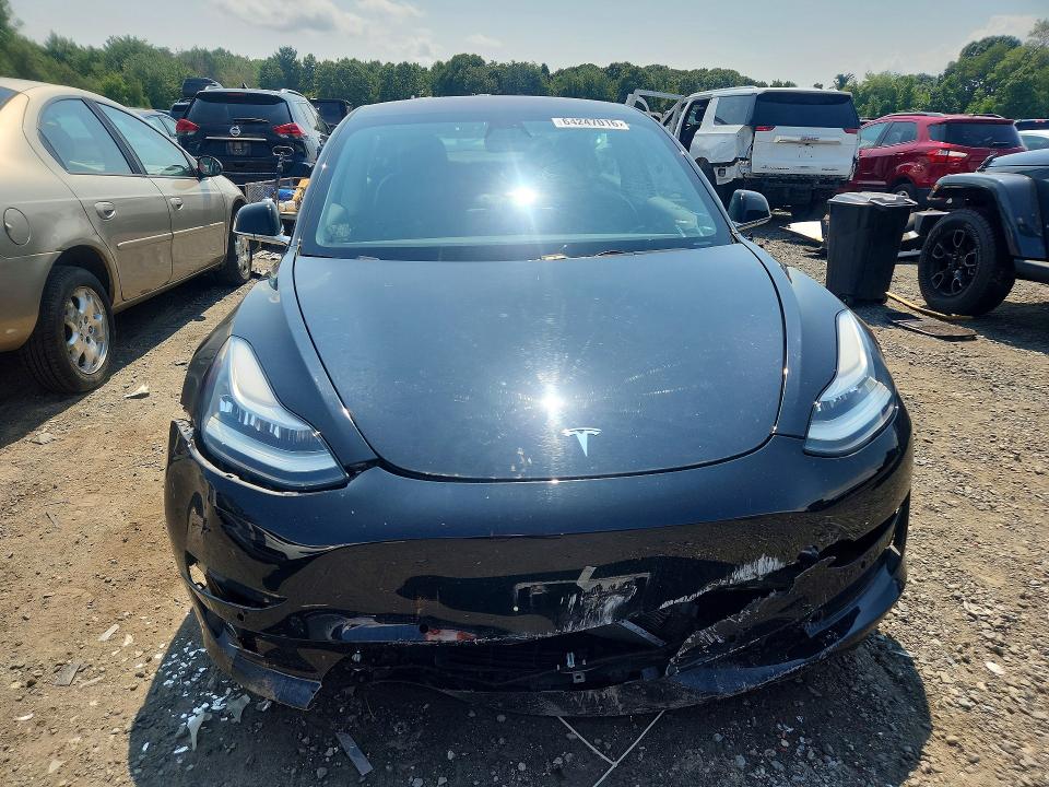Photo 5 from auction – 2018 TESLA MODEL 3 with VIN 5YJ3E1EA1JF075895