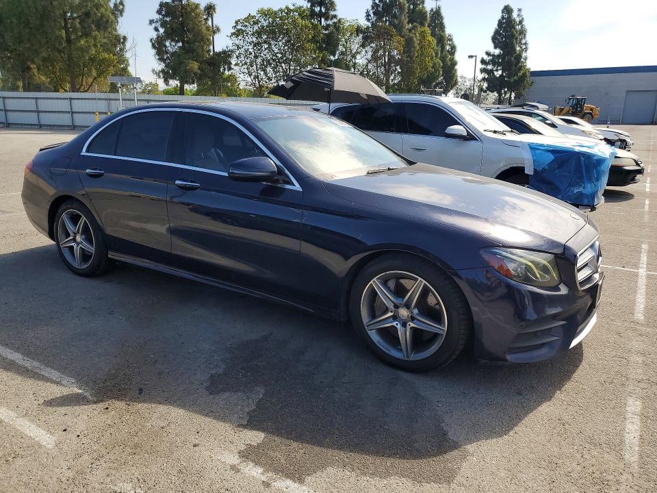 Photo 4 from auction – 2017 MERCEDES-BENZ E with VIN WDDZF4JB7HA056851