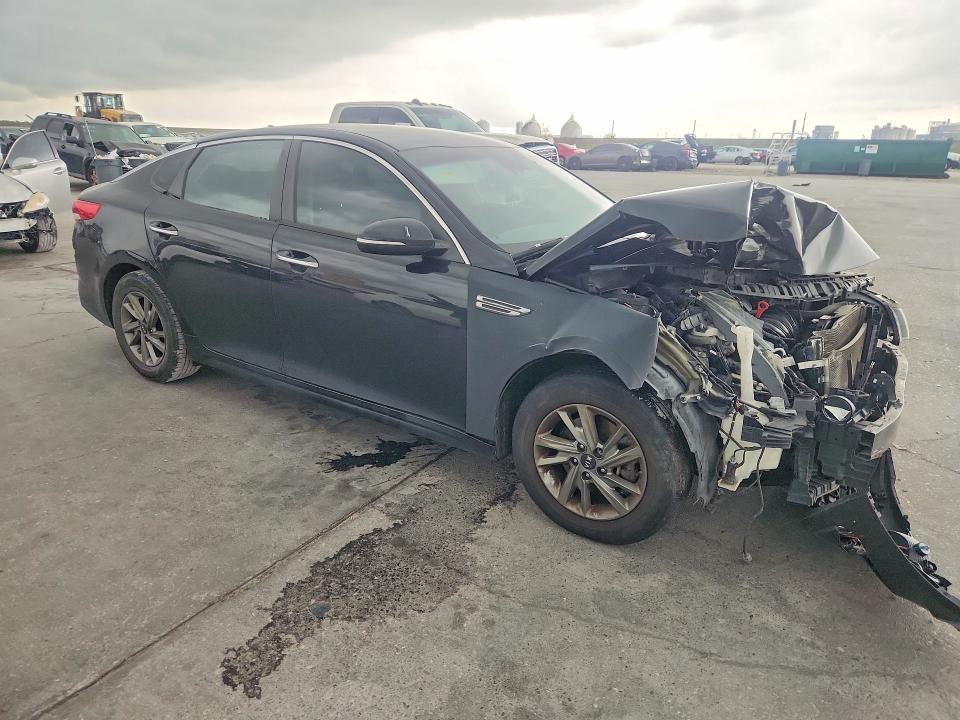 Photo 4 from auction – 2019 KIA OPTIMA with VIN 5XXGT4L37KG287812