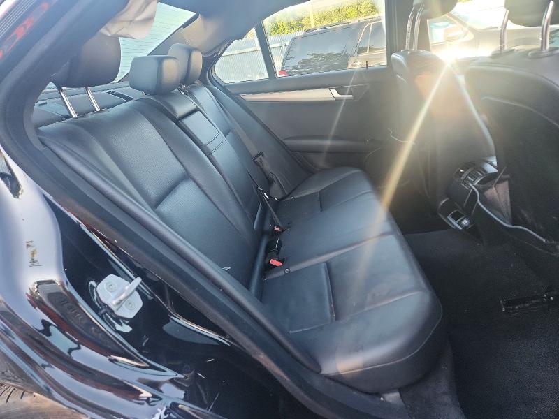 Photo 10 from auction – 2014 MERCEDES-BENZ C with VIN WDDGF8AB5EG164098