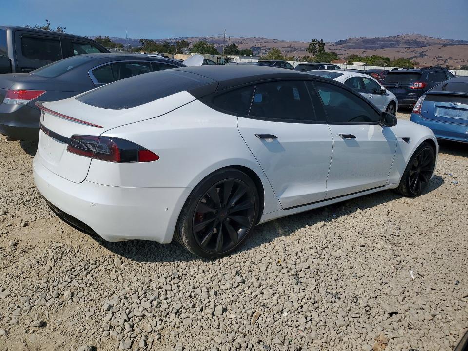 Photo 3 from auction – 2017 TESLA MODEL S with VIN 5YJSA1E14HF191318