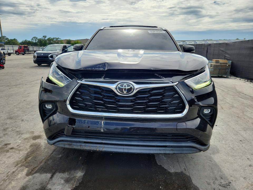 Photo 5 from auction – 2020 TOYOTA HIGHLANDER with VIN 5TDYZRAHXLS000557