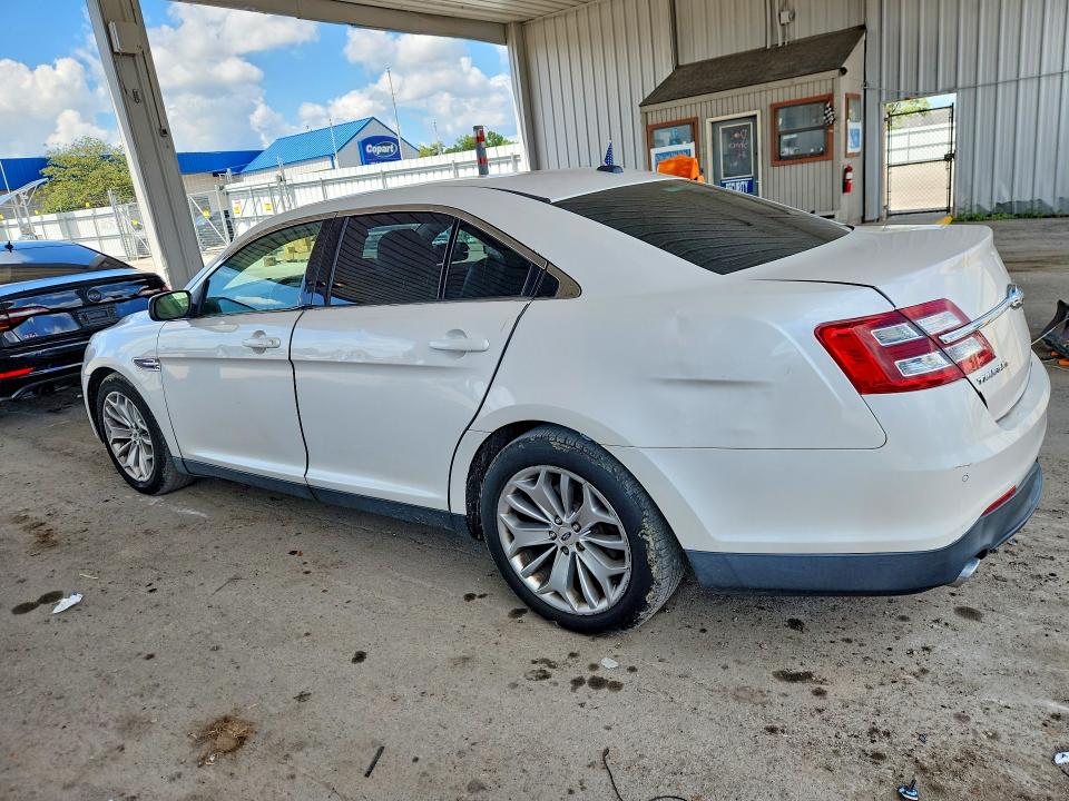 Photo 2 from auction – 2015 FORD TAURUS with VIN 1FAHP2F81FG121035
