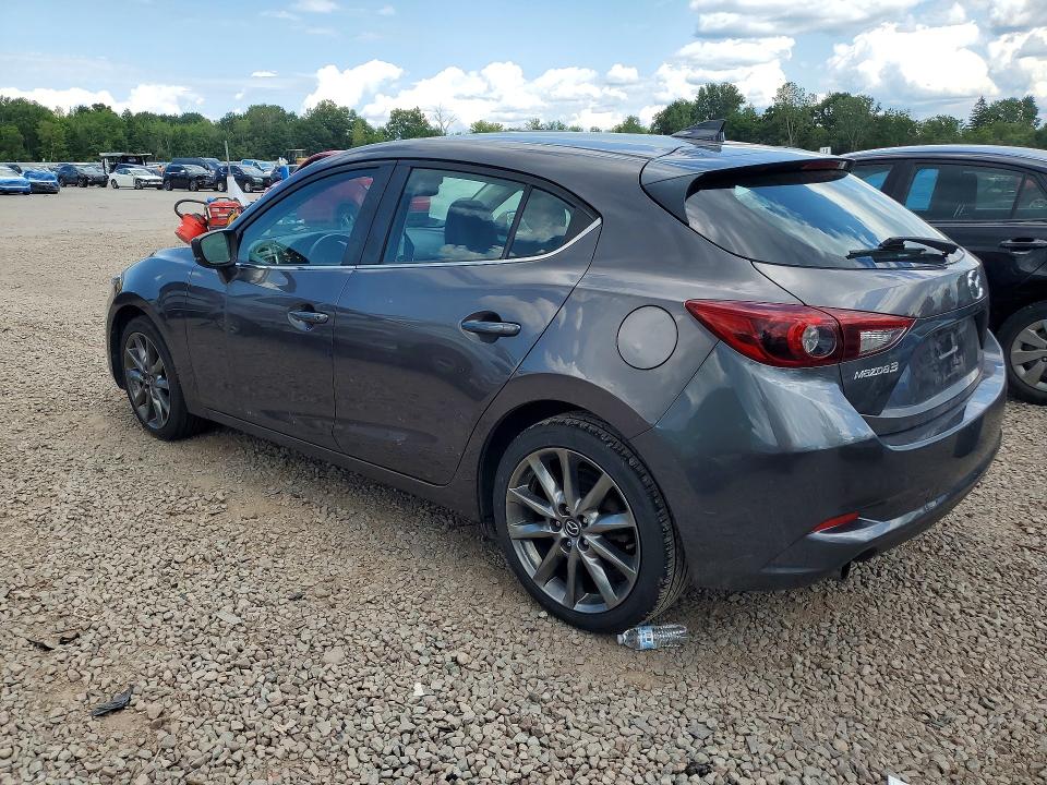 Photo 2 from auction – 2018 MAZDA 3 with VIN 3MZBN1M33JM229577