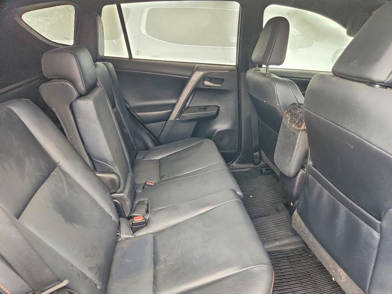 Photo 11 from auction – 2018 TOYOTA RAV4 with VIN 2T3JFREV1JW768871