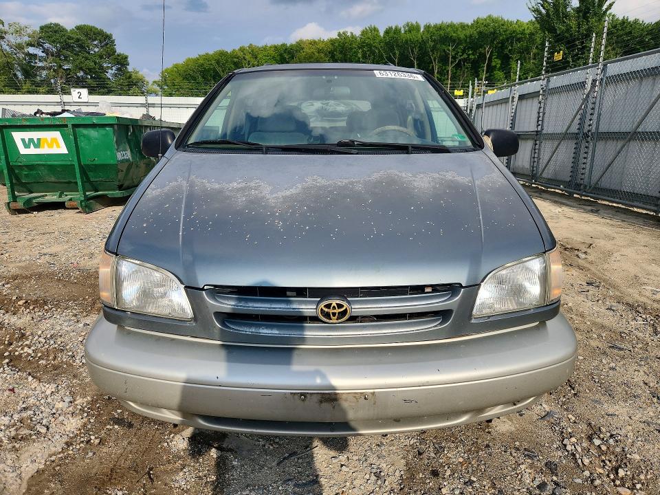 Photo 5 from auction – 2000 TOYOTA SIENNA with VIN 4T3ZF13CXYU250452