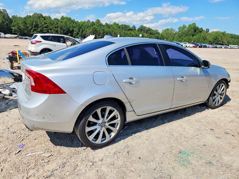 Photo 3 from auction – 2016 VOLVO S60 with VIN LYV402FM5GB108098