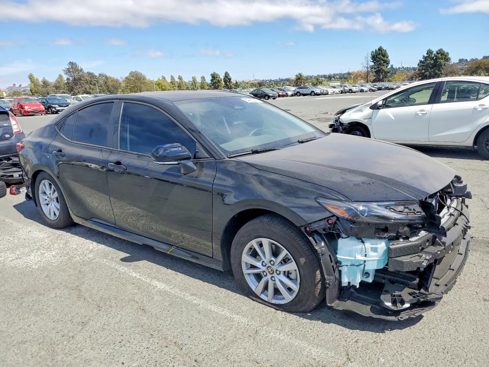 Photo 4 from auction – 2026 TOYOTA CAMRY with VIN 4T1DAACK5TU758233