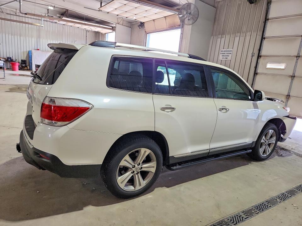 Photo 3 from auction – 2012 TOYOTA HIGHLANDER with VIN 5TDDK3EH0CS113685