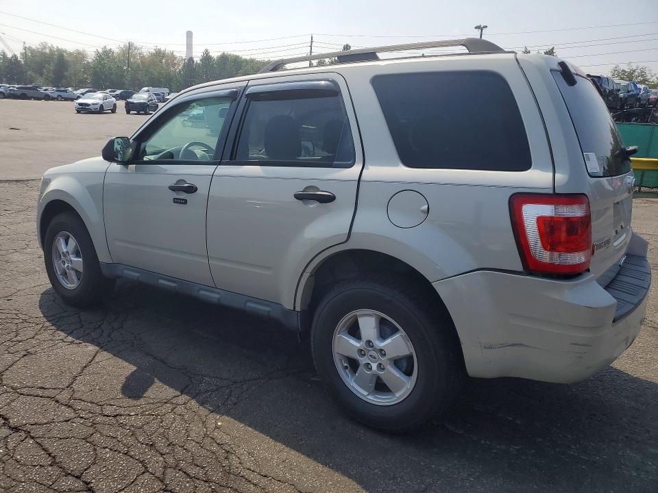 Photo 2 from auction – 2009 FORD ESCAPE with VIN 1FMCU03G89KC85179