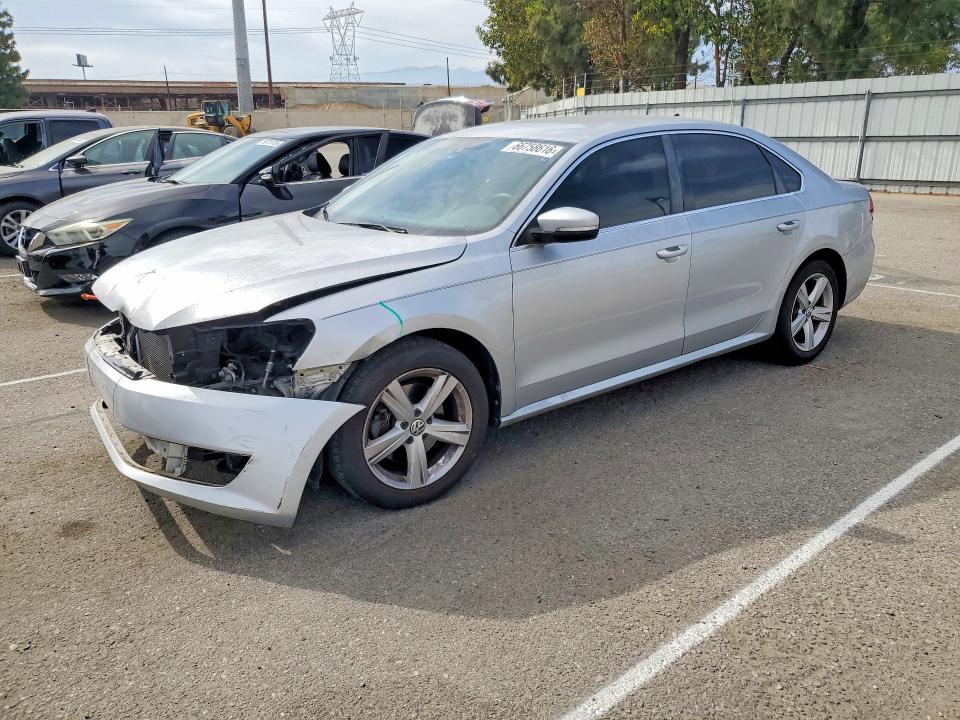 VOLKSWAGEN PASSAT 2013 с VIN 1VWBH7A34DC079600 - Снимка от търг