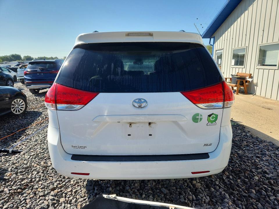 Photo 6 from auction – 2013 TOYOTA SIENNA with VIN 5TDYK3DC7DS314296