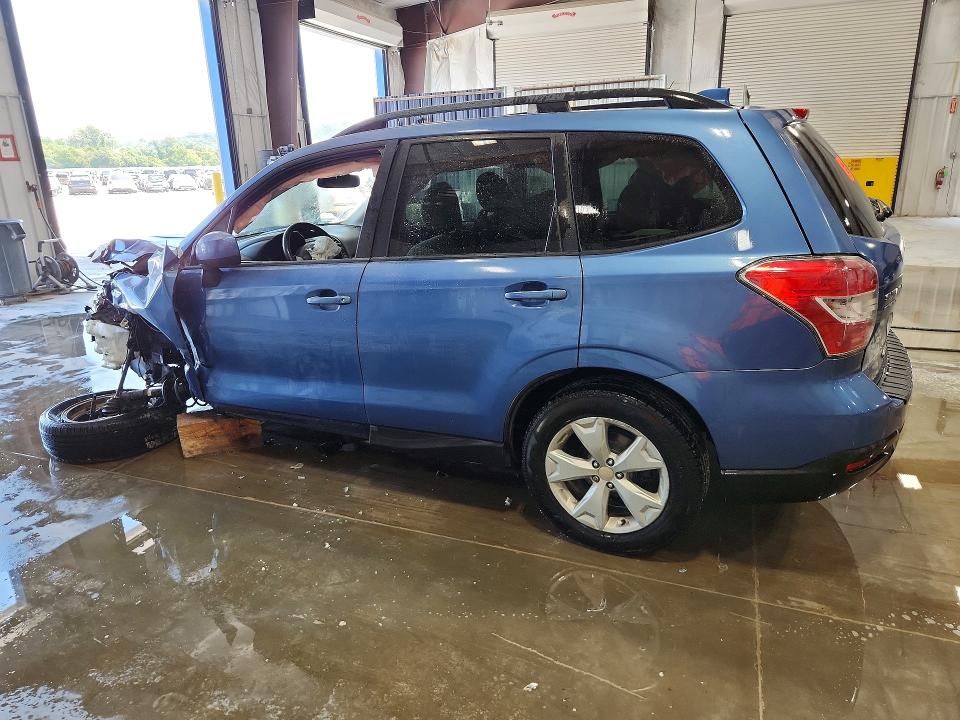 Фото 2 с аукциона – 2016 SUBARU FORESTER с VIN JF2SJADCXGH400824