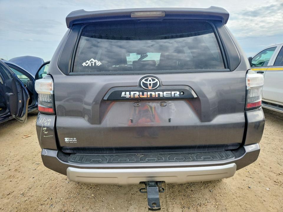 Photo 6 from auction – 2016 TOYOTA 4RUNNER with VIN JTEBU5JR6G5373303