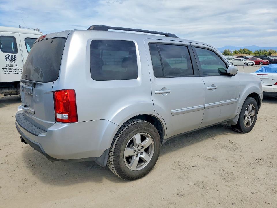 Photo 3 from auction – 2010 HONDA PILOT with VIN 5FNYF3H48AB006139