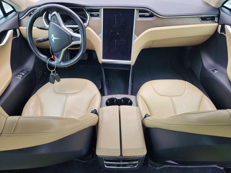Photo 8 from auction – 2013 TESLA MODEL S with VIN 5YJSA1CN2DFP05490