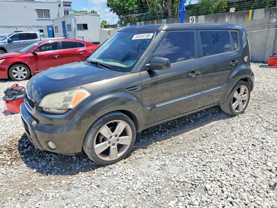 KIA SOUL 2011 with VIN KNDJT2A21B7314077 - Photo from auction