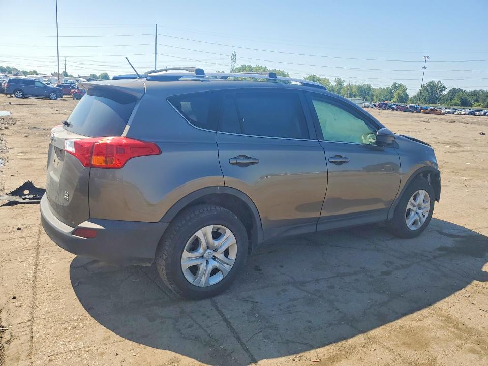 Photo 3 from auction – 2015 TOYOTA RAV4 with VIN JTMBFREV7FD116006