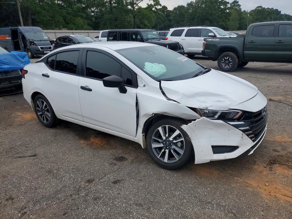 Снимка 4 от търг – 2024 NISSAN VERSA с VIN 3N1CN8DV4RL923426