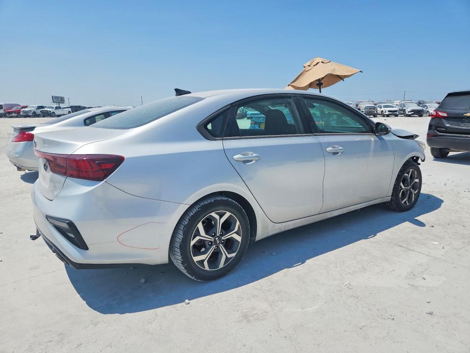 Photo 3 from auction – 2019 KIA FORTE with VIN 3KPF24AD3KE086203