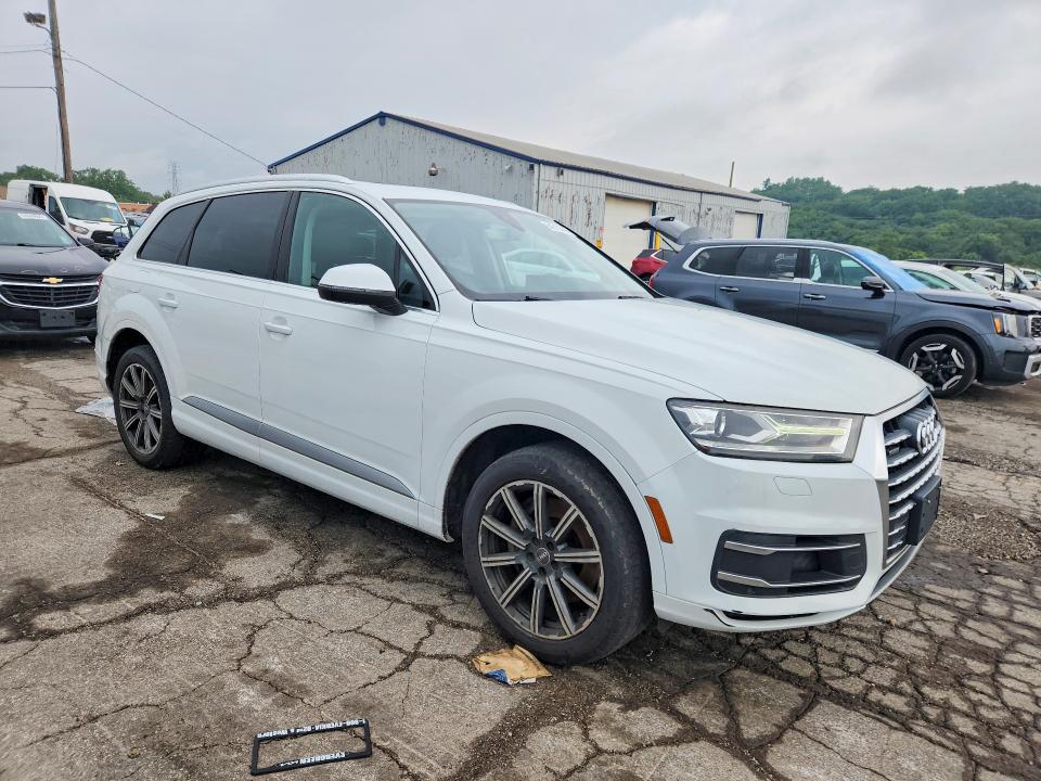 Photo 4 from auction – 2017 AUDI Q7 with VIN WA1LAAF71HD000852