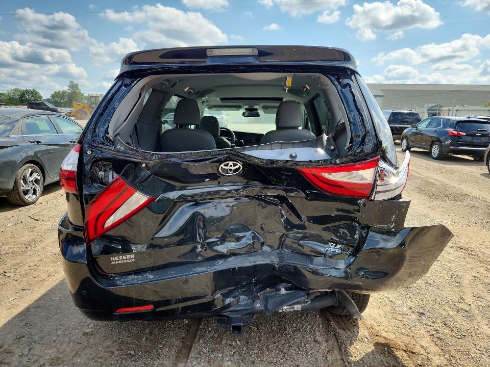 Photo 6 from auction – 2017 TOYOTA SIENNA with VIN 5TDDZ3DC6HS159076